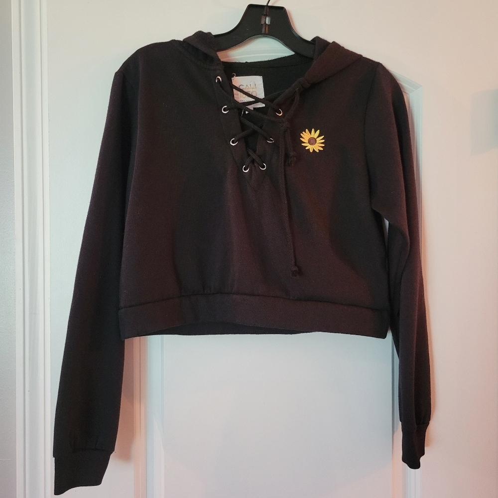 Cali 1850 Size Small Cropped Hoodie 🎉
